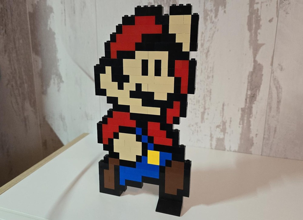 Lego SUPER MARIO BROS display figure in pixel art