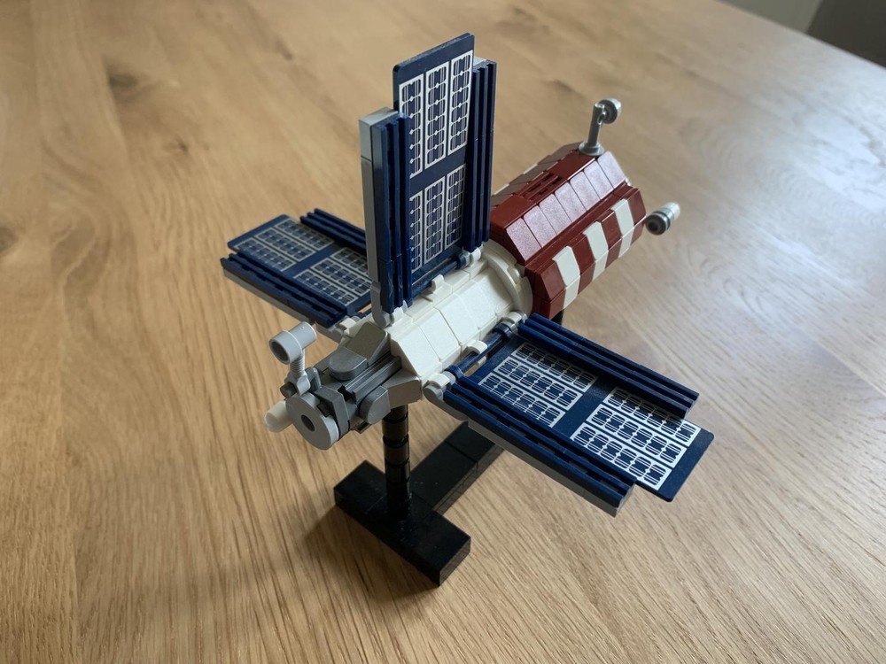 Lego Salyut 7 – 1:110