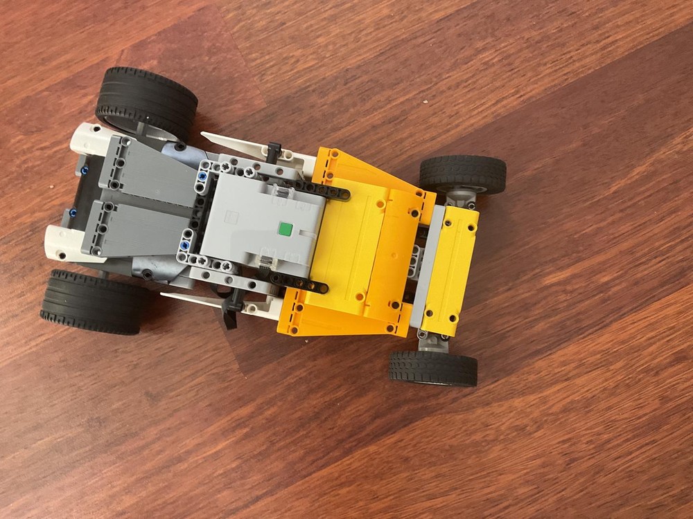Lego ULTRA RACE CAR/1305 TURBO/%100 VOLT