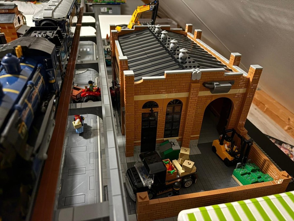 Lego Warehouse