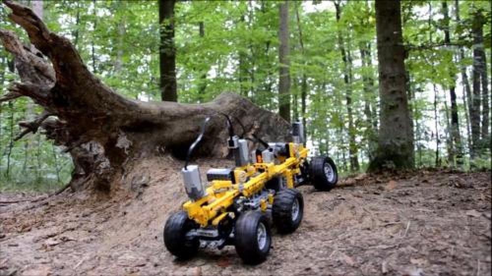 LEGO Technic pendular suspended 6x6x4 Outdoor Tatra Crawler