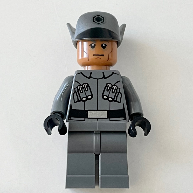 Lego First Order Officer / Lieutenant / Captain, Medium Nougat Skin