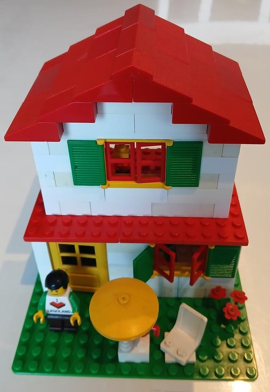 Lego Maison blanche et rouge