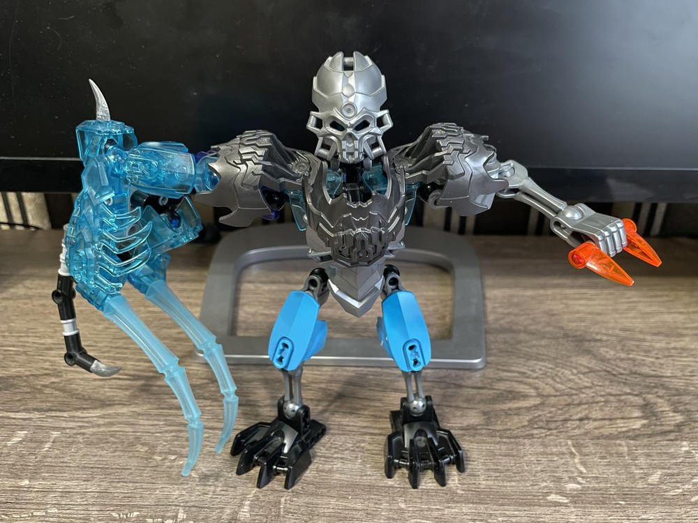 Lego Blue Guardian - custom Bionicle set