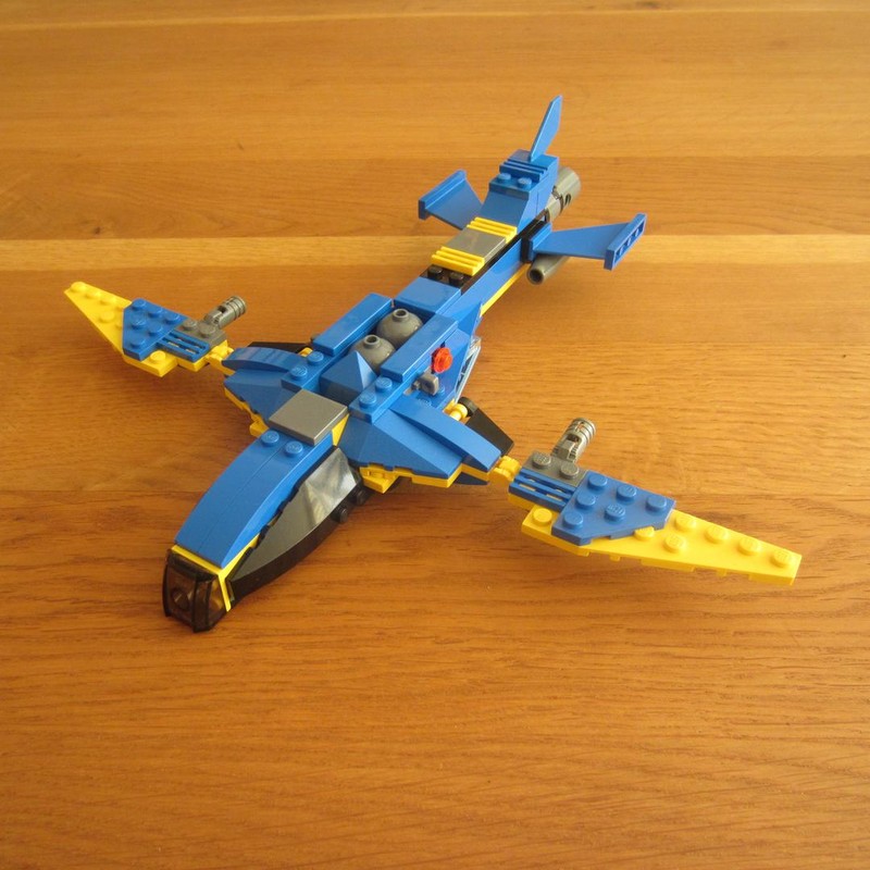 Lego 4882 Peregrine cruiser