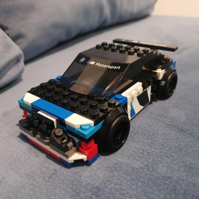Lego 76922 Lamborghini Urus & gas station