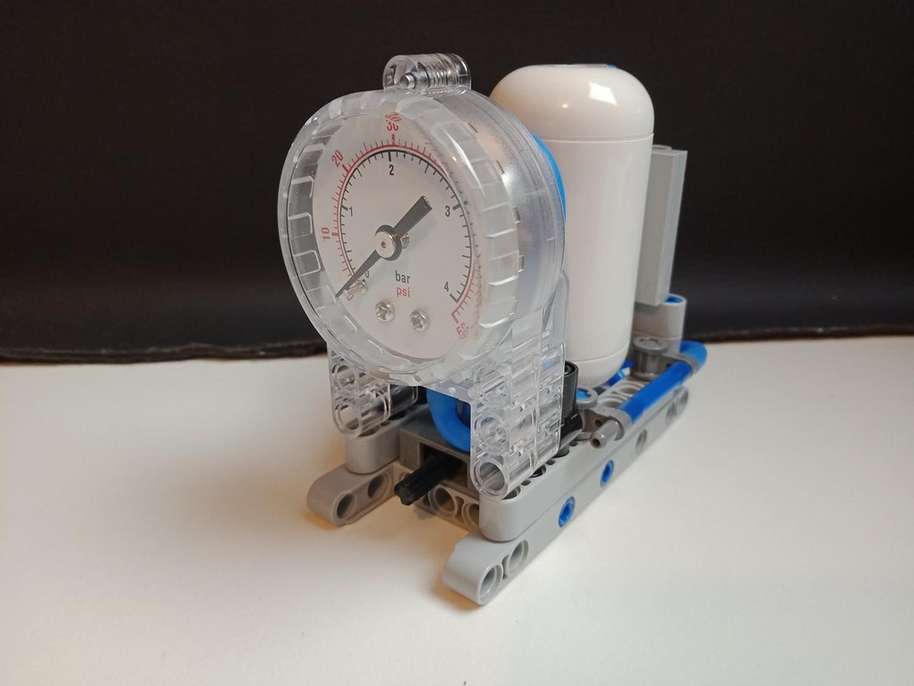 Lego Pneumatic Gauge, Cylinder & Valve Build State 1