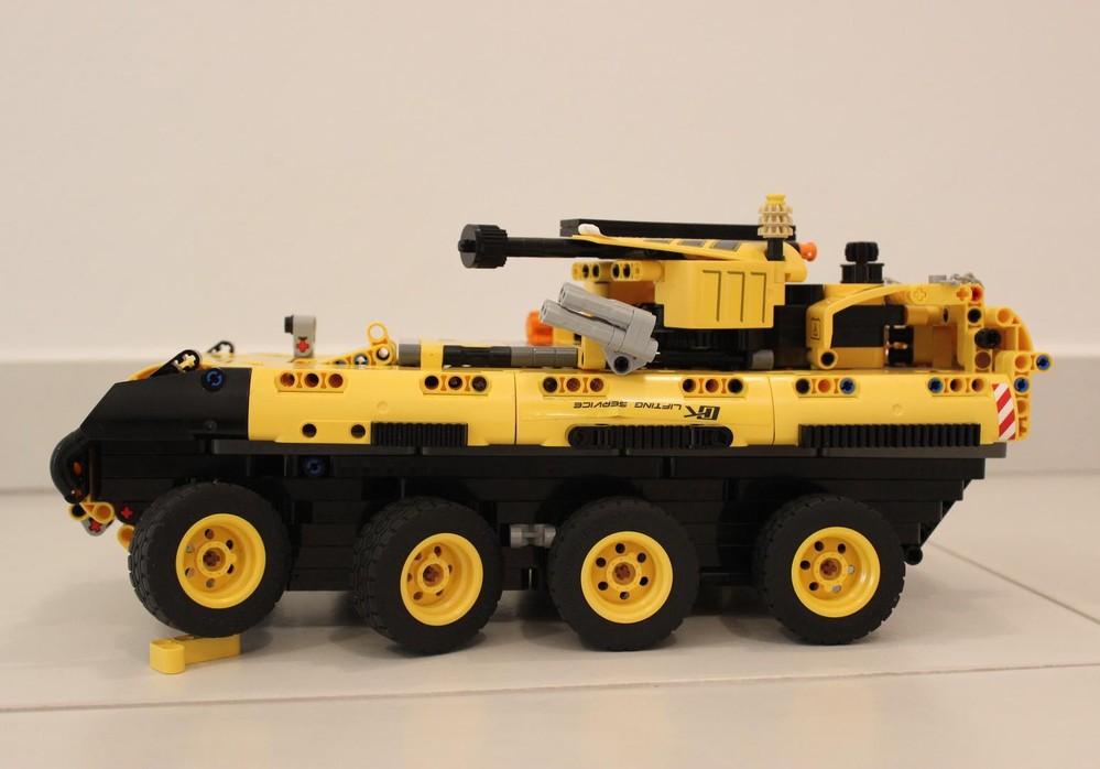 Lego Armed vehicle- 42108 alternative model
