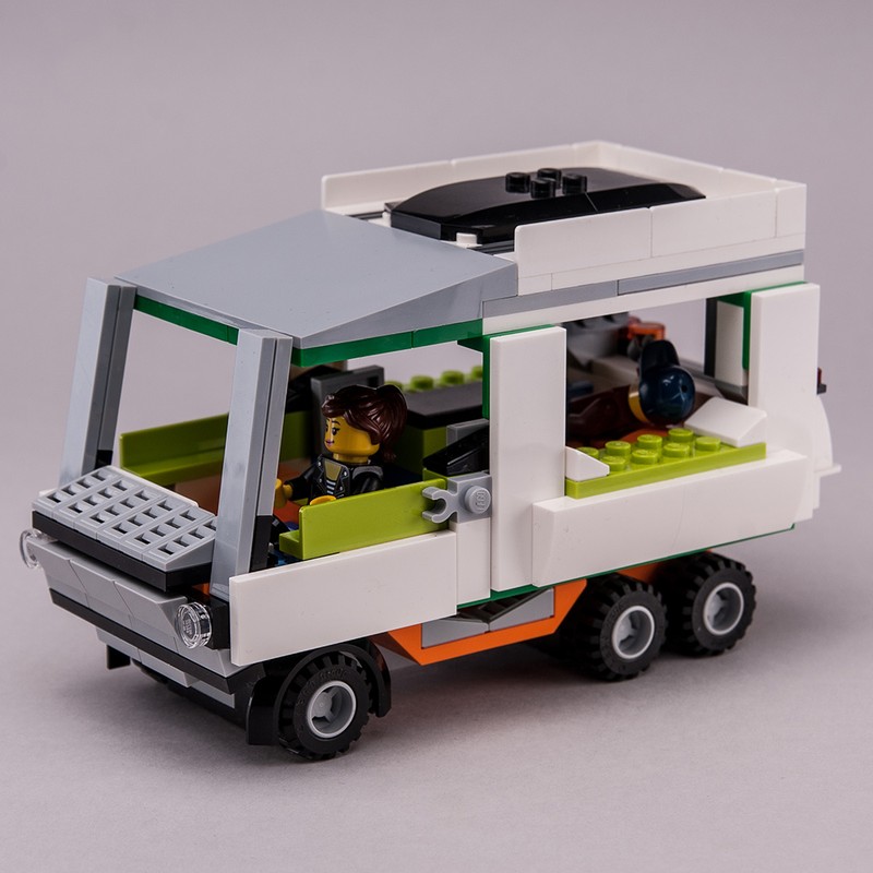 Lego 60305 Holiday RV
