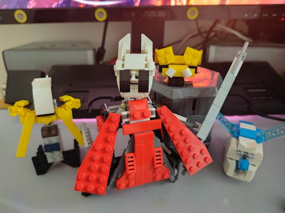 Lego Hornet from Hollow Knight Silksong, with added foes !