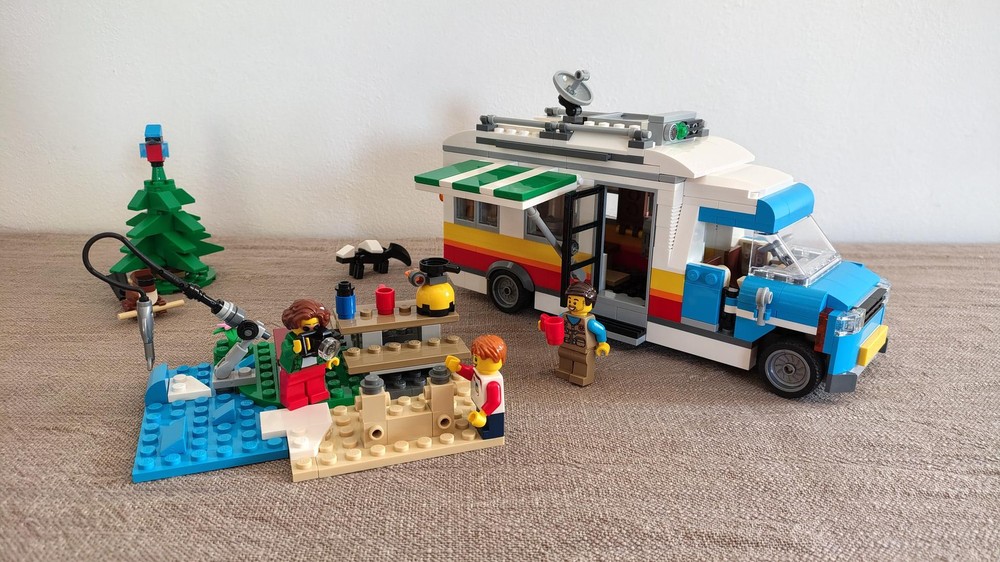 Lego 31108 - The new camper van - Alternative Build