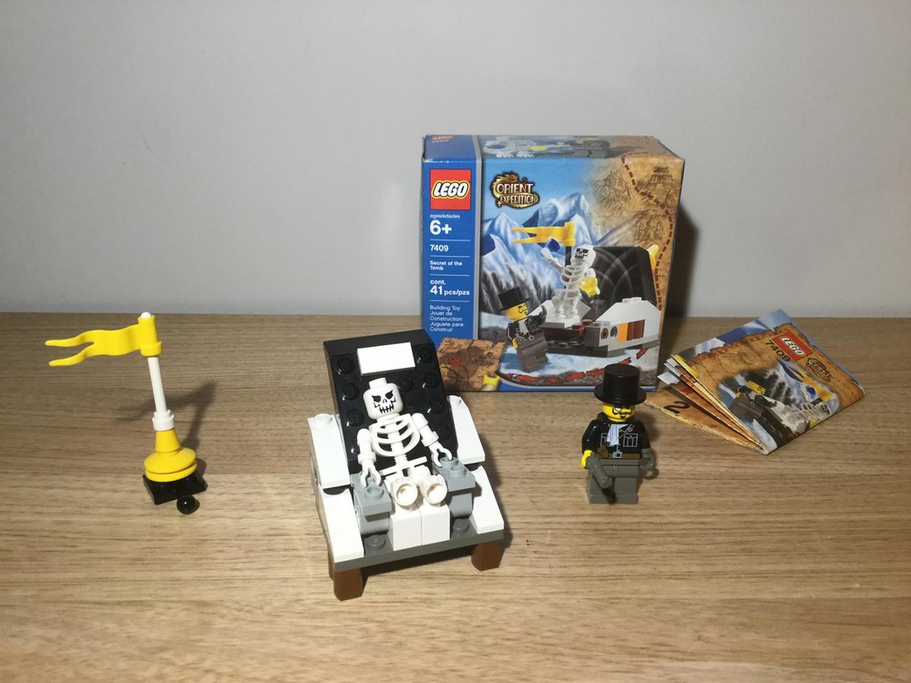 Lego Skeleton’s throne