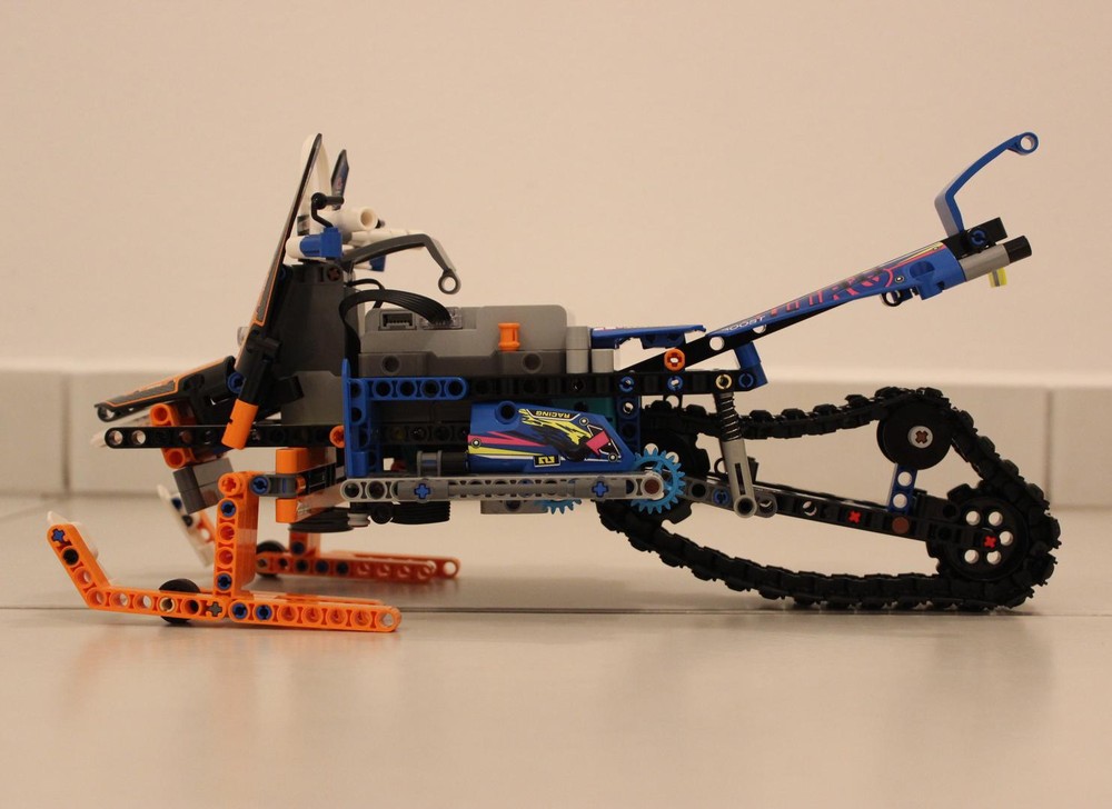 Lego Snowmobile-42140 alternative model