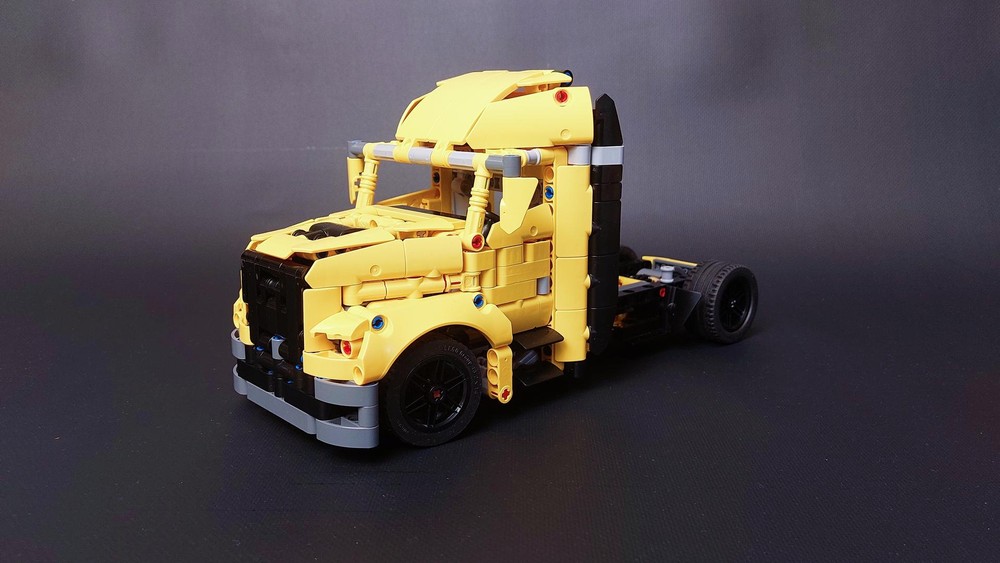 Lego 42205 Alternate model Western Star 5700XE