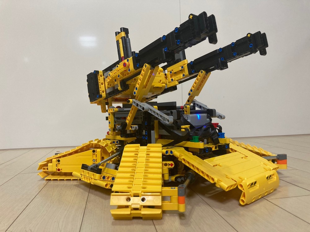 Lego Siege tank - 42131 CAT C model