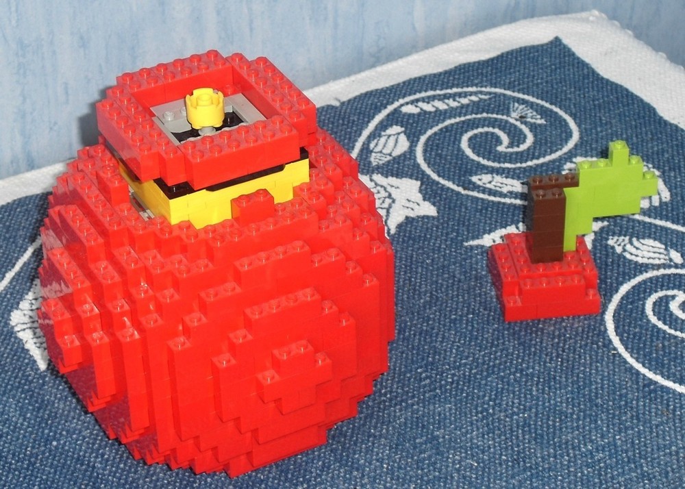 Lego Secret Apple