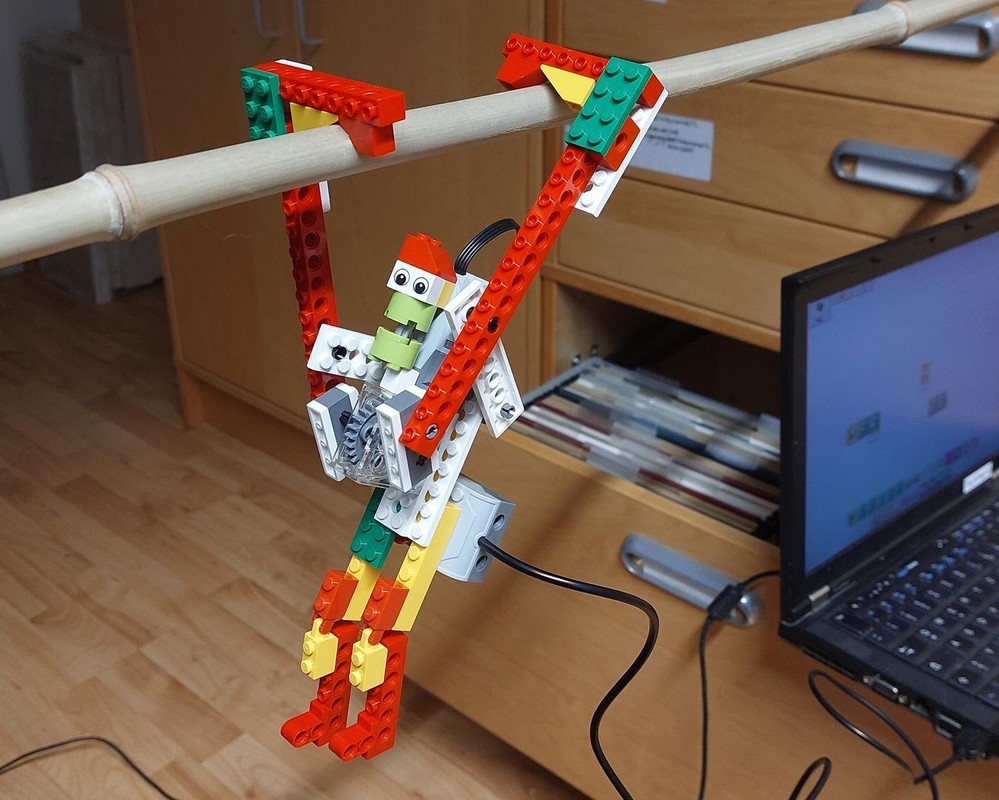 Lego 9580 WeDo Climbing Monkey