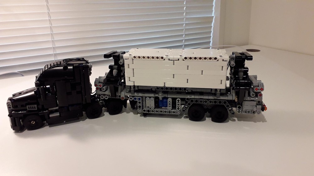 Lego 1/2 Scale Mack Anthem Container Trailer