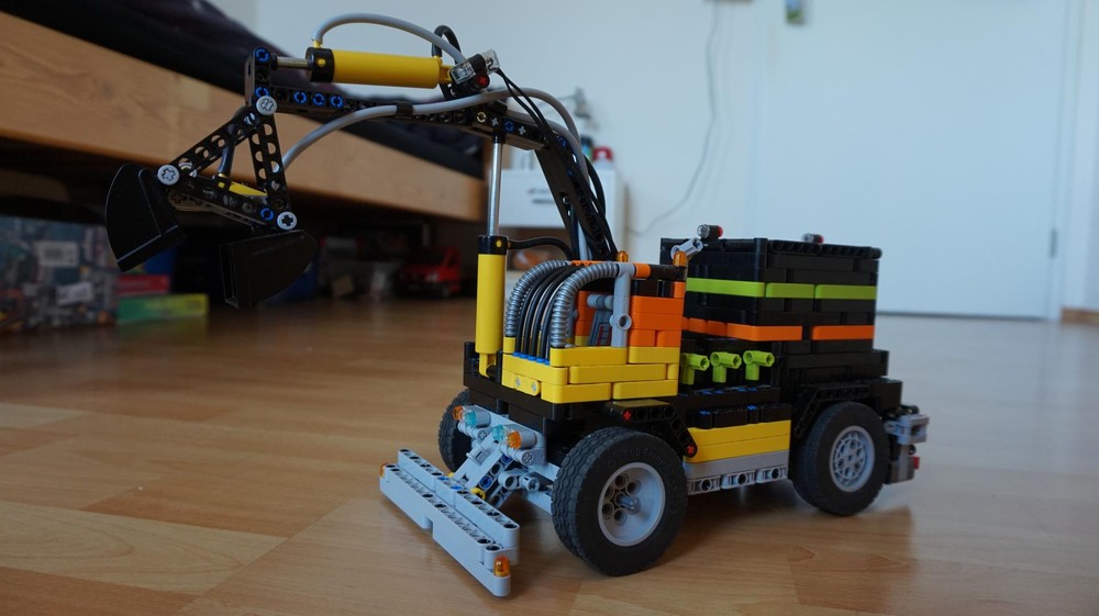 Lego pneumatic rc excavator