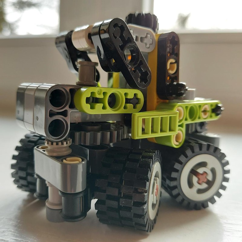 Lego Micro Xerion