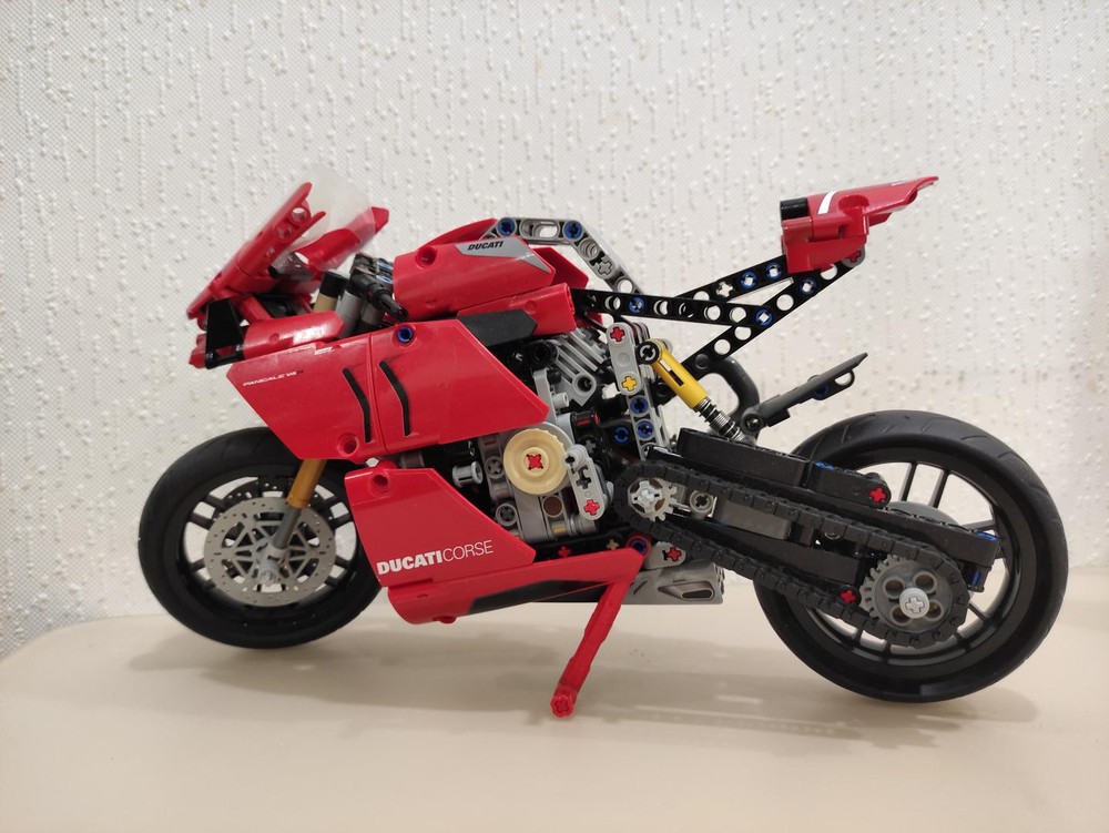 Lego Yet Another Kickstand for Ducati Panigale 42107
