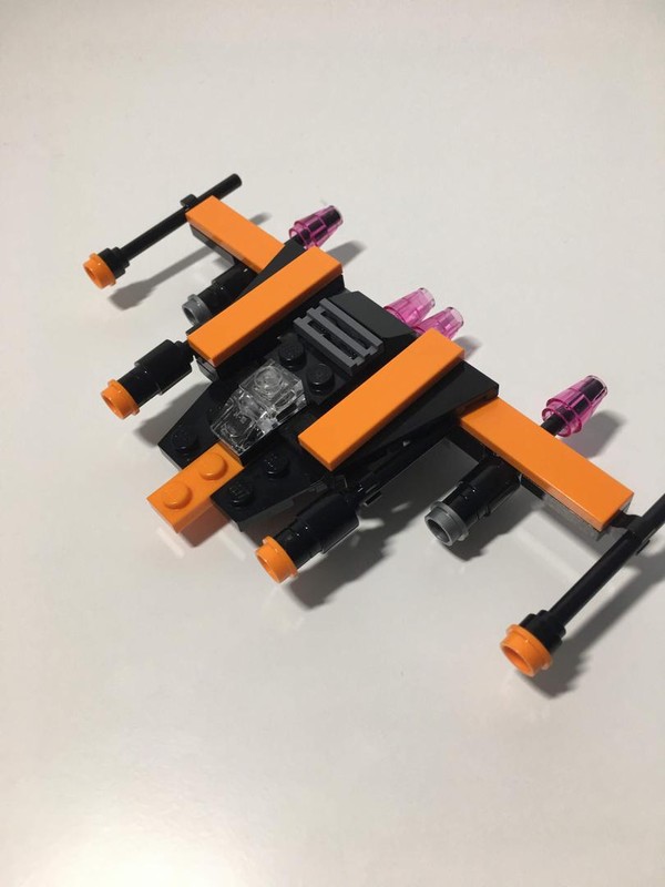 Lego 30278 Light Armoured Cargo Ship