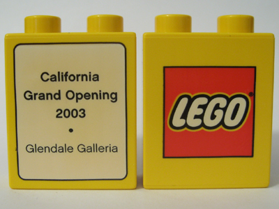 Lego Duplo, Brick 1 x 2 x 2 with The LEGO Store California, Glendale Galleria 2003 Pattern