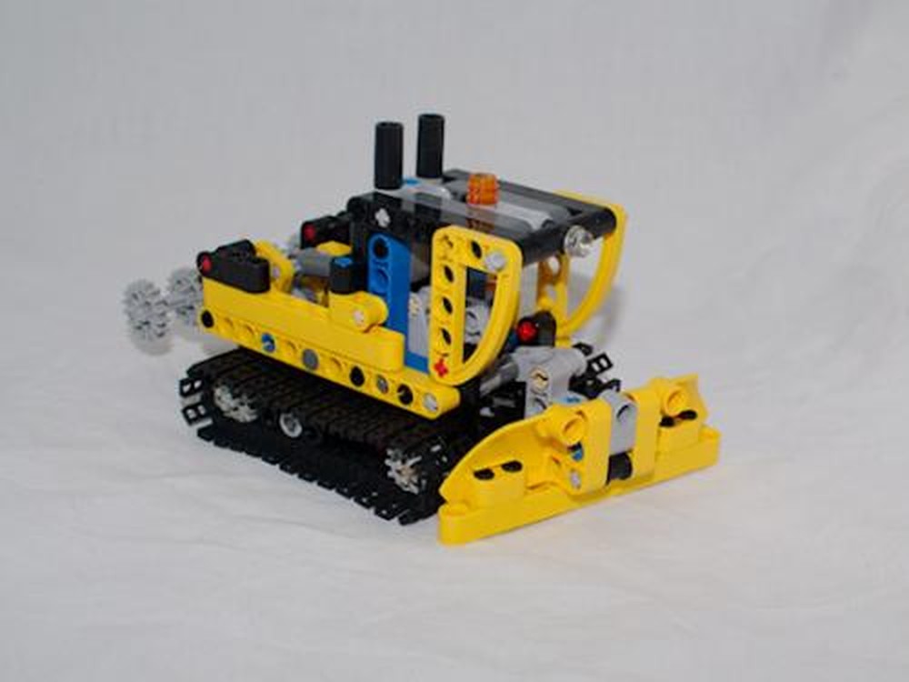Lego Mini snow groomer