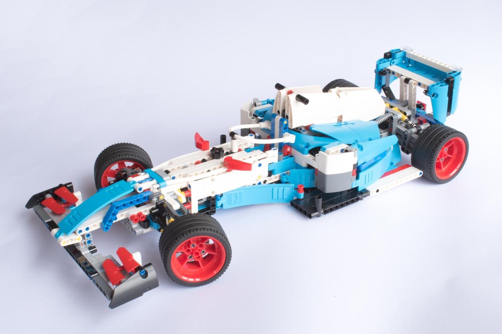 Lego 42077 Formula 1 car