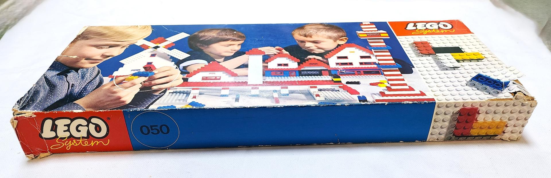 Lego Basic Building Set in Cardboard