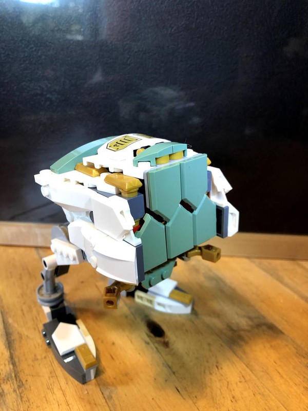 LEGO Ninjago 70676 Lloyd's Titan Mech - Minor alternate build - Lloyd's AT-AT