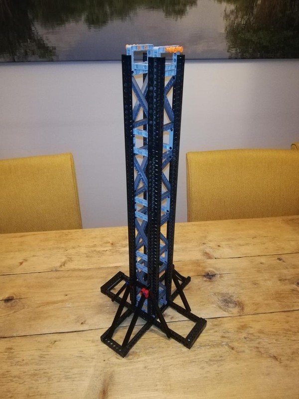 Lego Basic tower for tower crane. Toren voor toren kraan