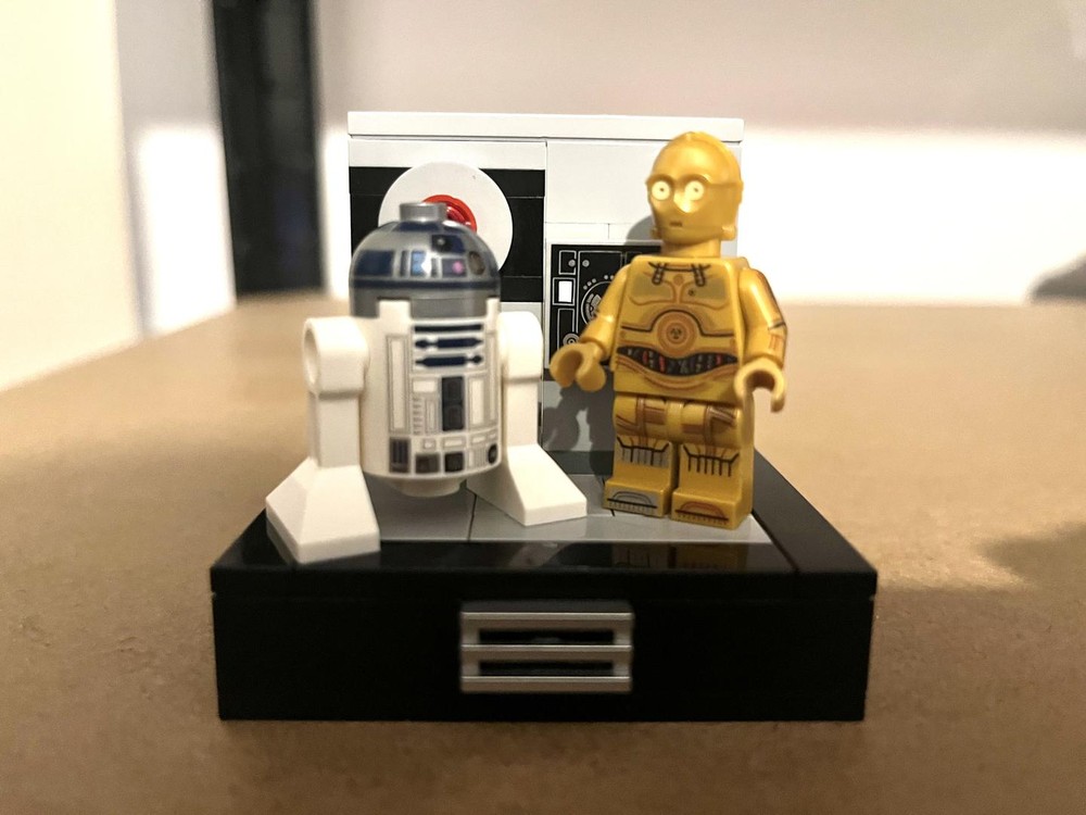 Lego Droid display stand for Death Star Trash Compactor Diorama