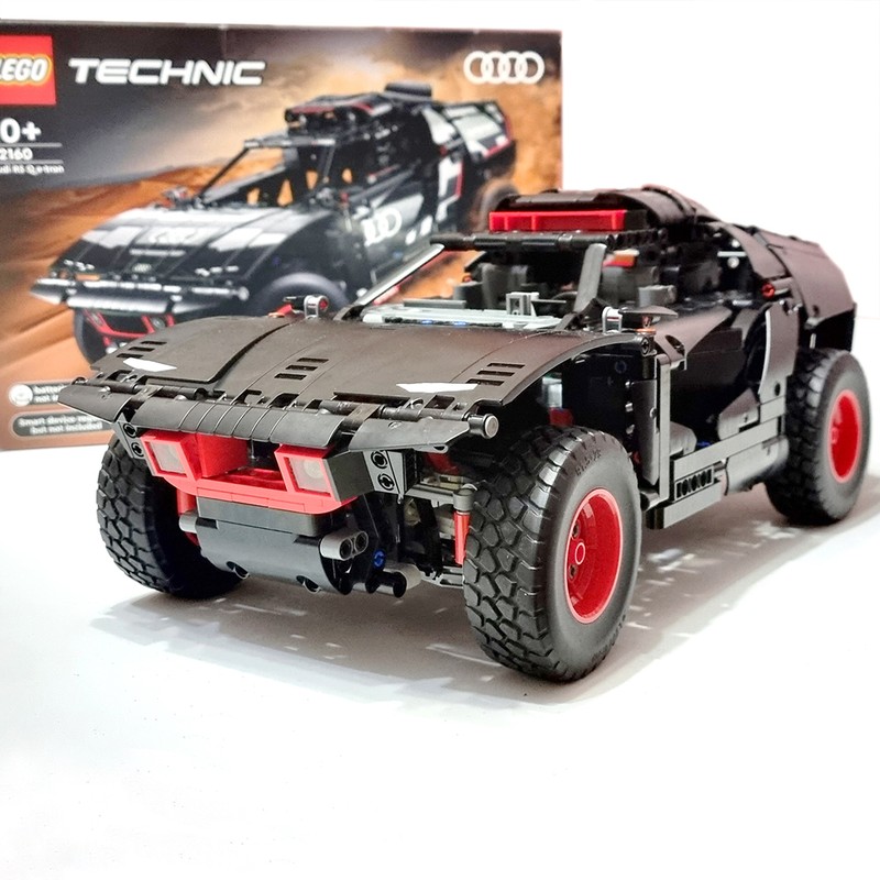 Lego 42160 - Detailed Front End