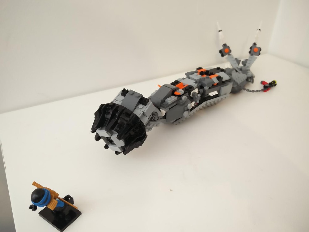 Lego Horn-Tailed Carnivorous Worm