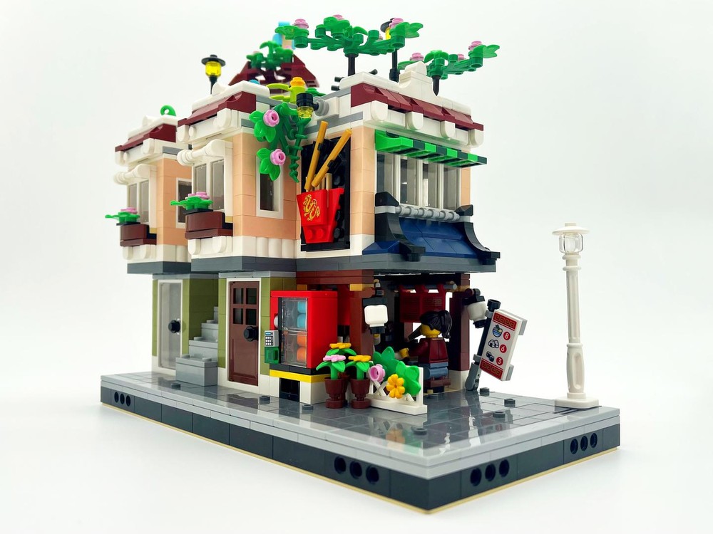 Lego Downtown Noodle Shop, Apartment, & Rooftop Garden