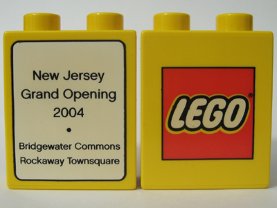 Lego Duplo, Brick 1 x 2 x 2 with The LEGO Store New Jersey, Bridgewater Commons Rockaway Townsquare 2004 Pattern