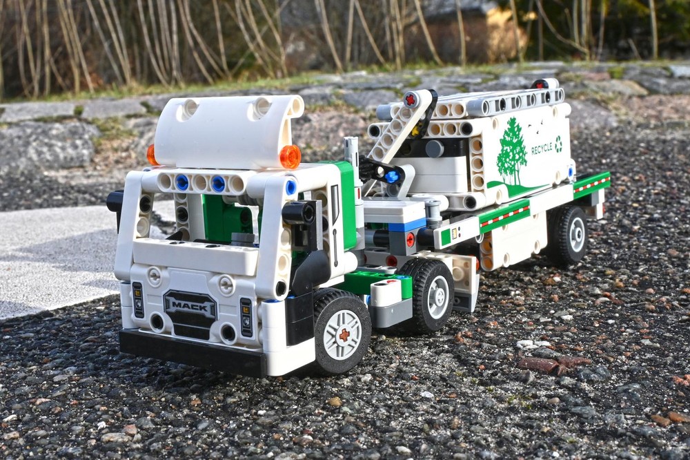Lego 42167 MACK Container Side Loader