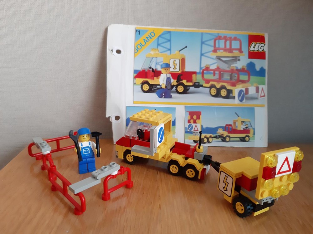 Lego 6671-1 truck with roadsign trailer