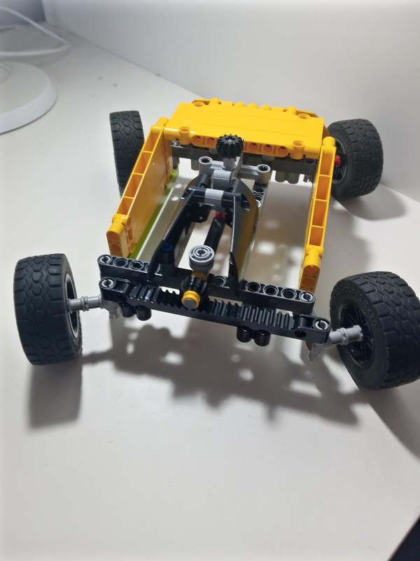 Lego diagonal-driving stunt car