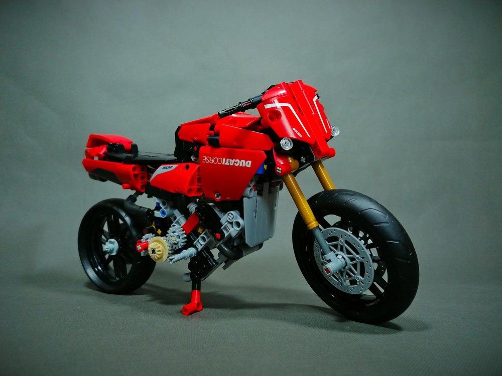 Lego Ducati Panigale V4 R- Alternative model