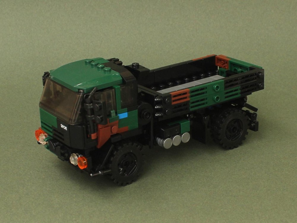 Lego M1078 LMTV 2.5-ton Cargo Truck (Woodland)