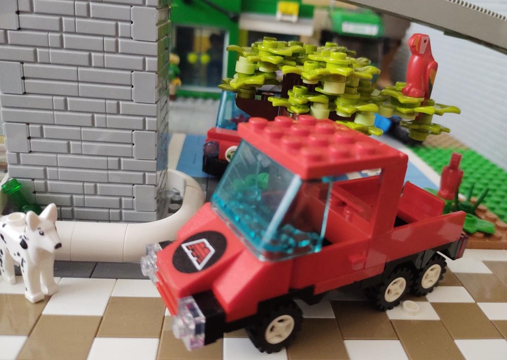 Lego 4-wide M-Tron Car Pickup