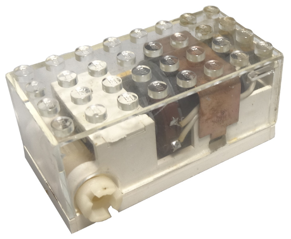 Lego Motor, 4.5V, 8 x 4 x 3 Samsonite