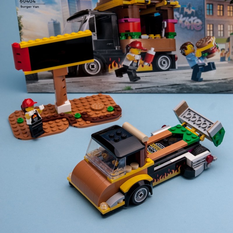 Lego 60404 Retro Futuristic Racing Truck