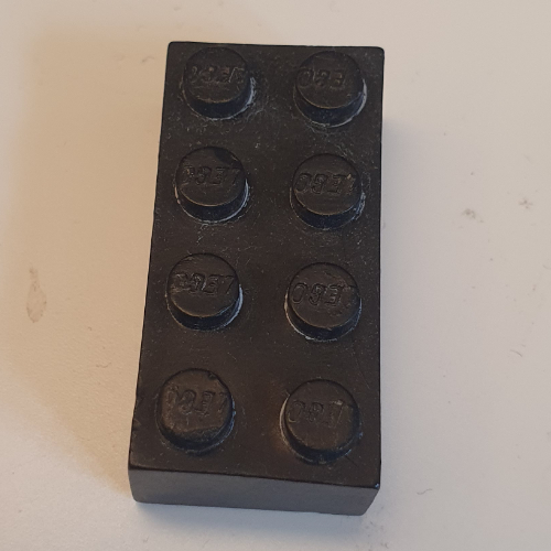 Lego Brick 2 x 4 with Old Logo on Studs and without Cross Supports / Black