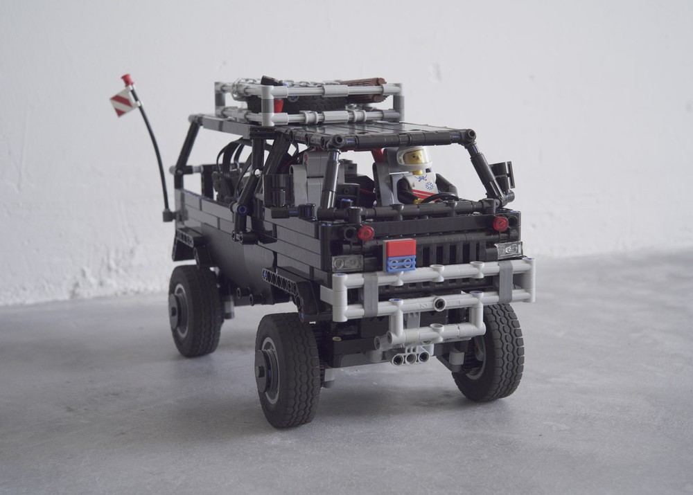 LEGO Technic VAN 4wd Model 2