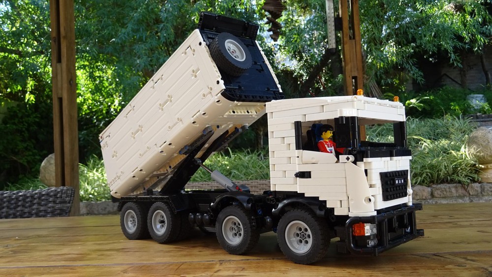 Lego MAN TGS 41.420 Dump Truck HOG version