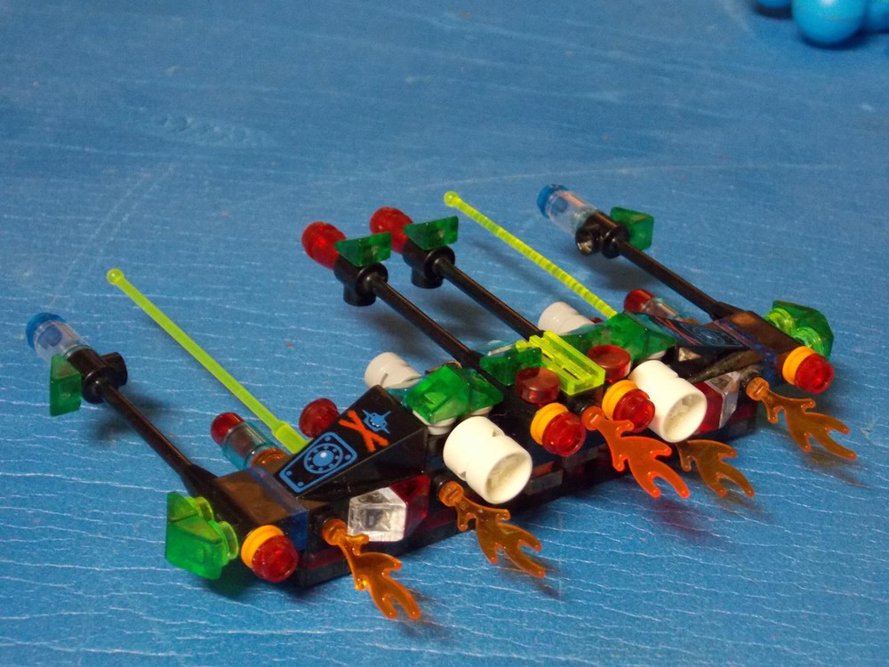 Lego InterGalactic Shark Scout - Gamma Ray