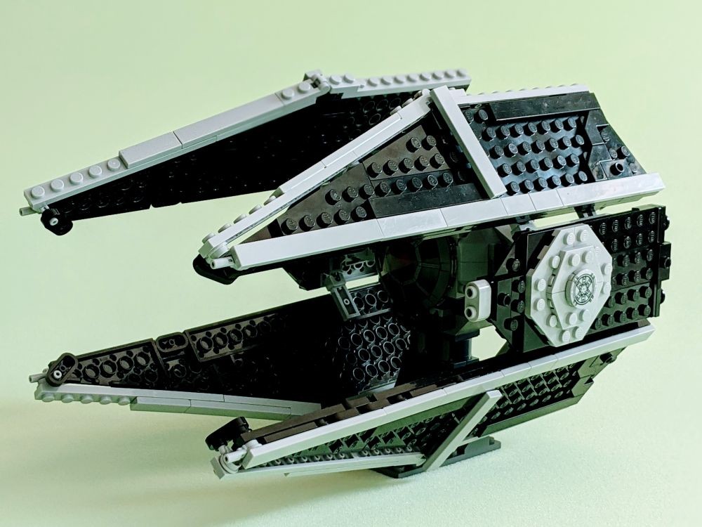 Lego 75300 TIE Interceptor - alternate build using all the pieces